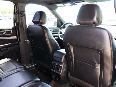 Used 2017 Ford Explorer Sport w/ Equipment Group 401A AWD/4WD image 30
