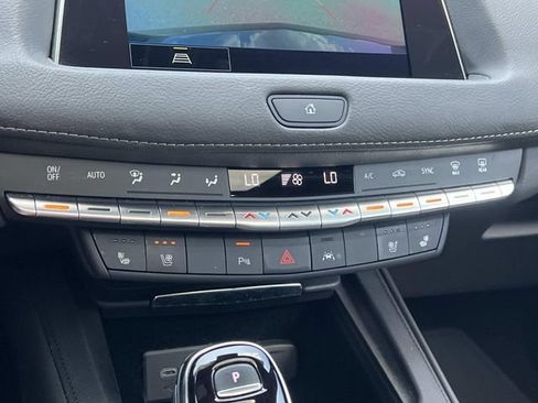 Certified 2023 Cadillac XT4 Premium Luxury w/ Technology Package AWD/4WD image 21