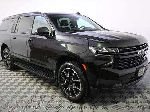 Used 2023 Chevrolet Suburban RST w/ Luxury Package AWD/4WD image 8