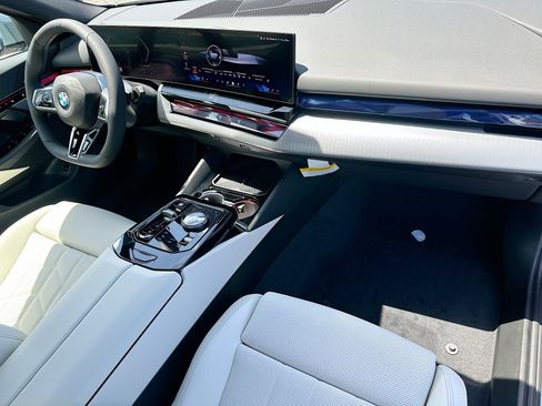 New 2027 BMW 530i RWD image 24