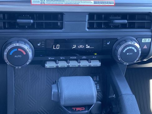 New 2026 Toyota Tacoma TRD Off-Road AWD/4WD image 18