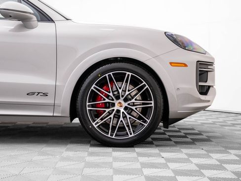 New 2026 Porsche Cayenne GTS image 33