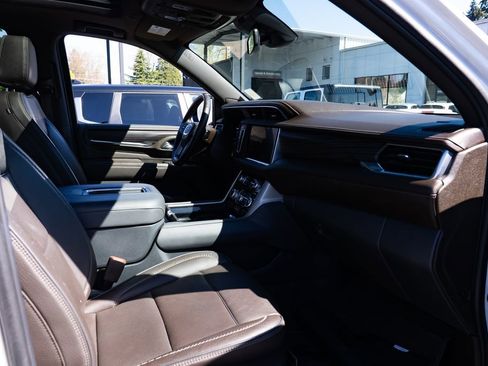 Used 2024 GMC Yukon Denali AWD/4WD image 28