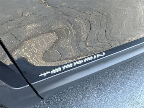 Used 2023 GMC Terrain SLE w/ Driver Convenience Package image 30