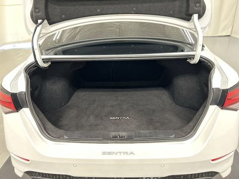 Used 2023 Nissan Sentra SR w/ SR Premium Package FWD image 22