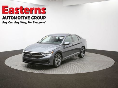 Used 2024 Volkswagen Jetta SE image 52