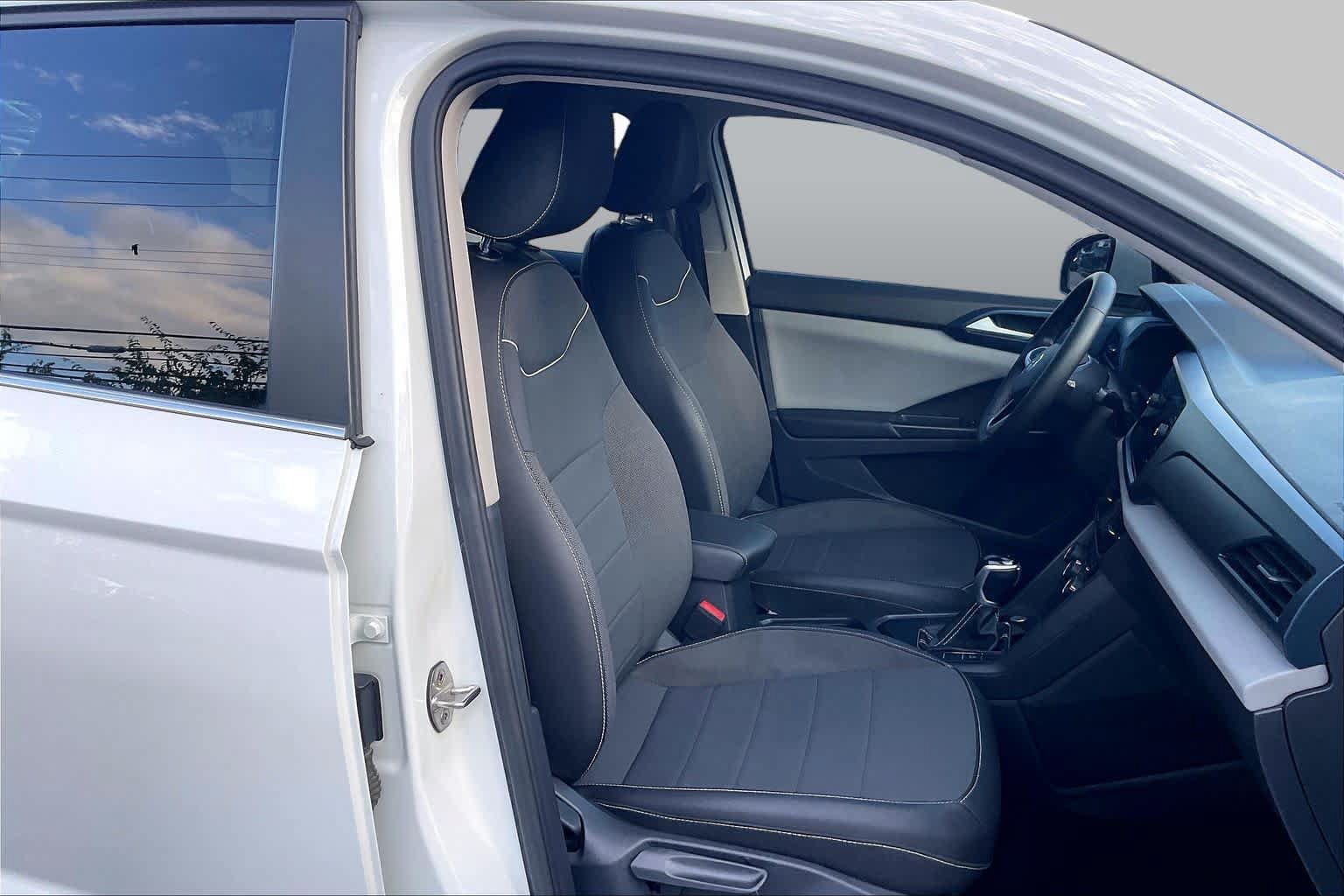 Used 2023 Volkswagen Taos SE FWD image 9