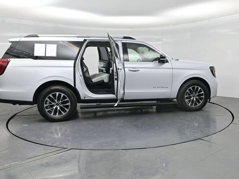 Used 2025 Ford Expedition Max Platinum AWD/4WD image 3