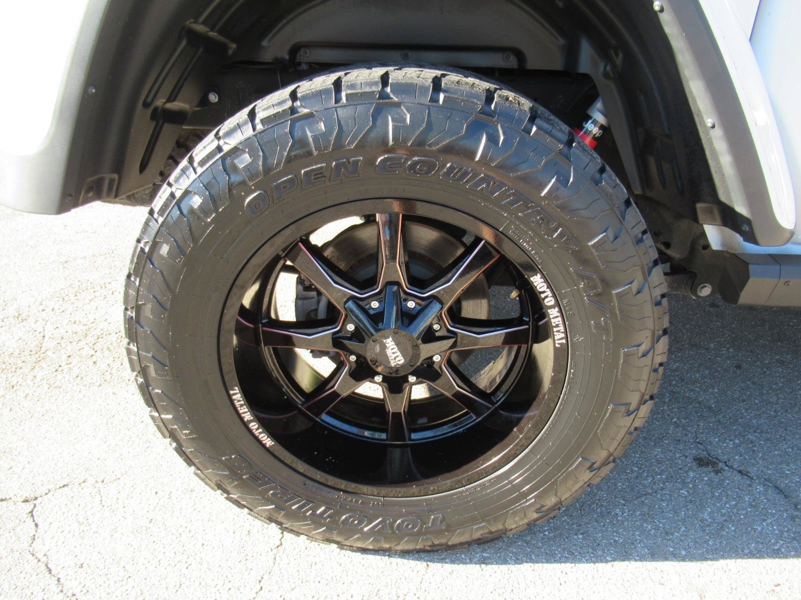 Used 2020 Jeep Gladiator Rubicon AWD/4WD image 6