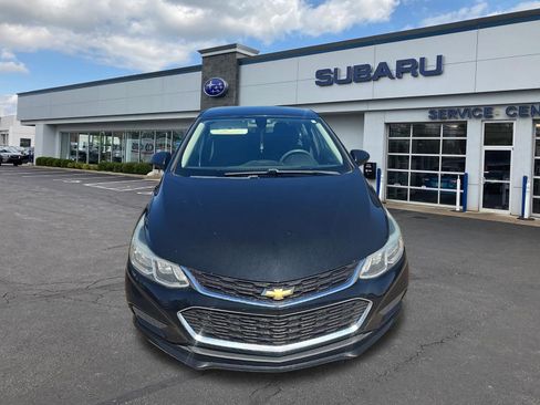 Used 2018 Chevrolet Cruze LS image 8