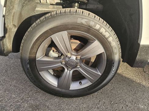 Used 2017 Jeep Patriot Sport image 16