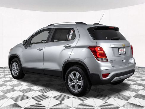 Used 2018 Chevrolet Trax LT w/ Sun & Sound Package AWD/4WD image 14