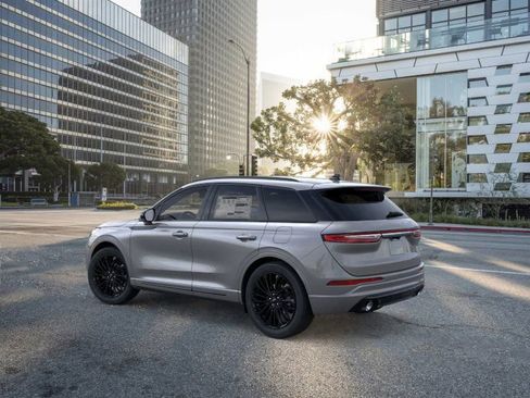 New 2026 Lincoln Corsair Reserve w/ Jet Appearance Package image 4