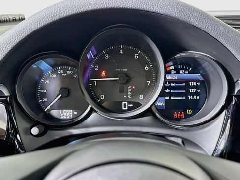 Certified 2024 Porsche Macan AWD/4WD image 13