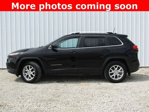 Used 2018 Jeep Cherokee Latitude Plus image 6