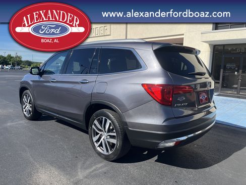 Used 2016 Honda Pilot Touring image 2