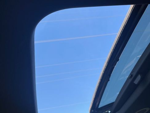 Used 2022 Chevrolet Traverse High Country image 10