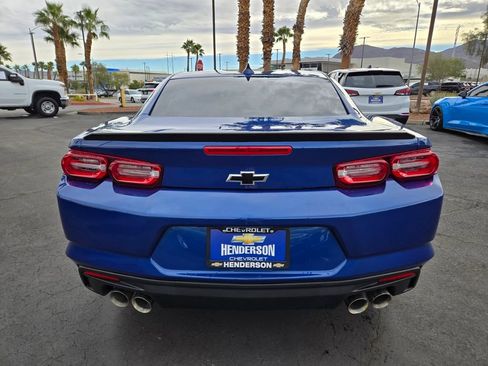 Used 2023 Chevrolet Camaro LT w/ Technology Package image 5