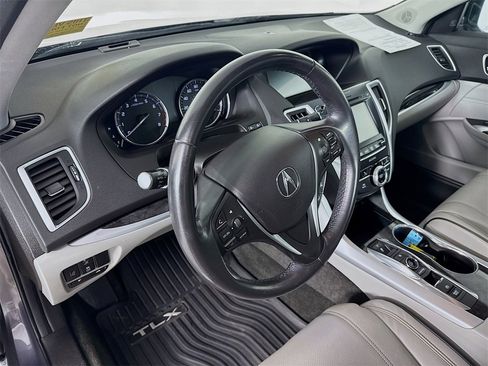 Used 2018 Acura TLX V6 w/ Technology Package image 4