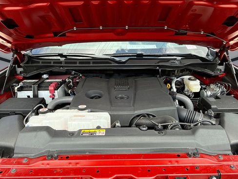 Used 2025 Toyota Tundra SR AWD/4WD image 14