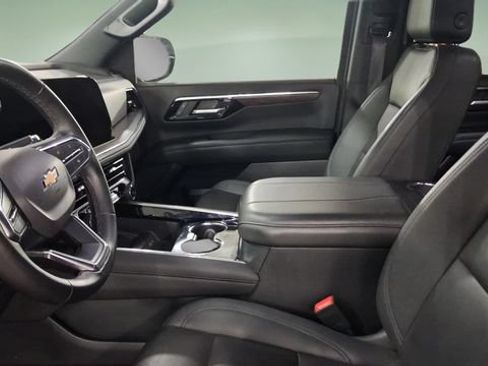Used 2025 Chevrolet Tahoe LT AWD/4WD image 35