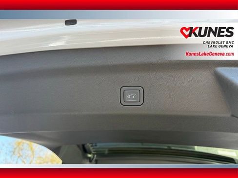 New 2026 GMC Yukon Denali w/ Sun & Power Step Package AWD/4WD image 27