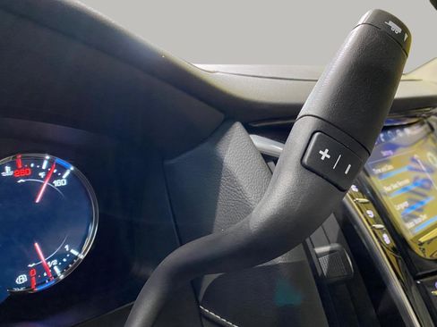 Used 2020 Cadillac Escalade Premium Luxury image 23