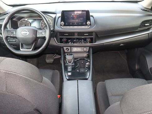 Used 2025 Nissan Rogue SV FWD image 10