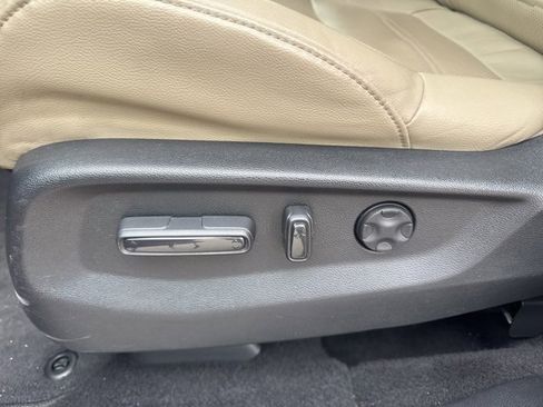 Used 2018 Honda CR-V Touring image 22