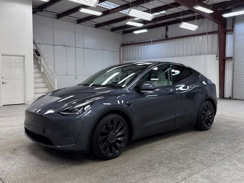 Used 2023 Tesla Model Y Performance image 1
