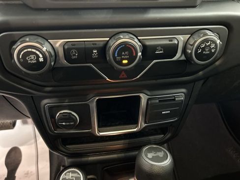 Used 2021 Jeep Wrangler Unlimited Sport AWD/4WD image 16