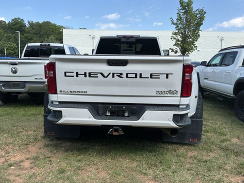 Used 2020 Chevrolet Silverado 3500 High Country w/ LPO, Hitch Package AWD/4WD image 7