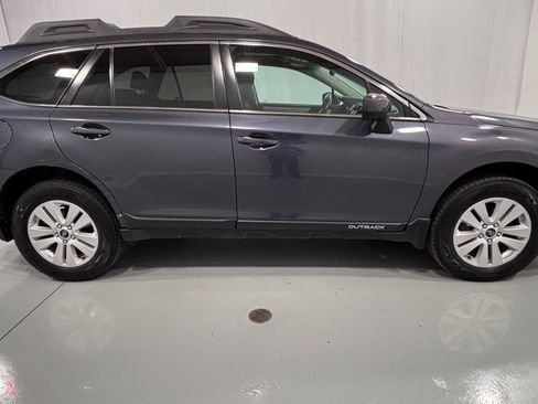 Used 2017 Subaru Outback 2.5i Premium AWD/4WD image 4