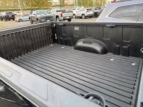 Used 2022 Toyota Tundra SR5 w/ SR5 Premium Package image 6