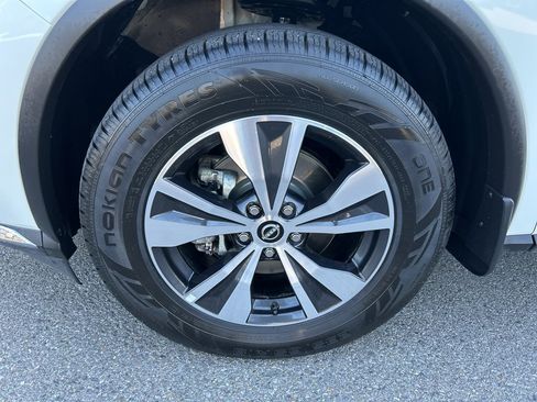 Used 2024 Nissan Murano SV AWD/4WD image 9