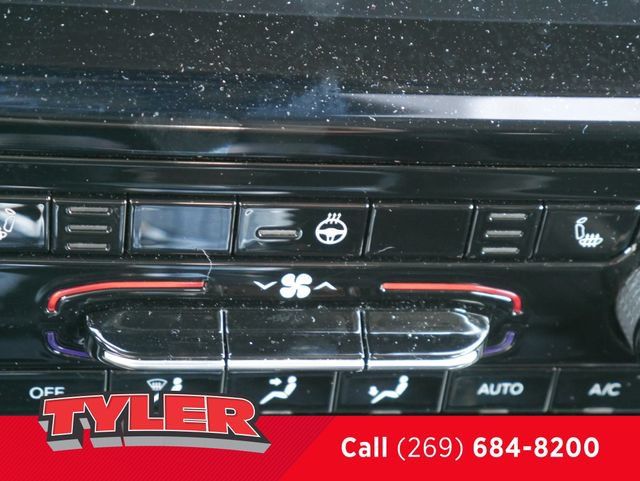 Certified 2024 Jeep Grand Cherokee Limited w/ Black Appearance Package AWD/4WD image 31