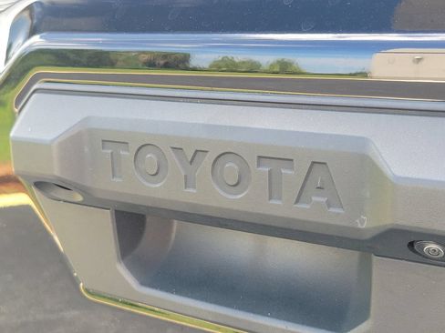 Used 2025 Toyota Tacoma TRD Sport w/ TRD Sport Premium Package RWD image 8