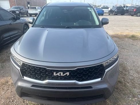 Used 2023 Kia Sorento LX AWD/4WD image 2