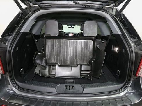 Used 2023 Ford Explorer XLT w/ Equipment Group 202A image 11