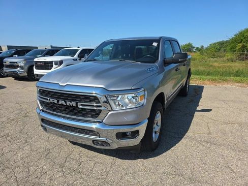 Used 2024 RAM 1500 Big Horn AWD/4WD image 3