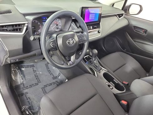 Used 2025 Toyota Corolla LE w/ Convenience Package FWD image 18