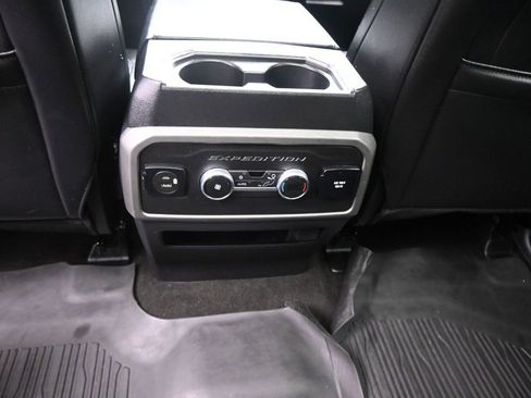 Used 2021 Ford Expedition XLT RWD image 9