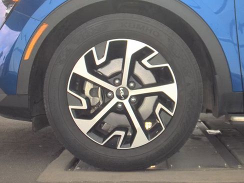 Used 2023 Kia Sportage EX FWD image 11