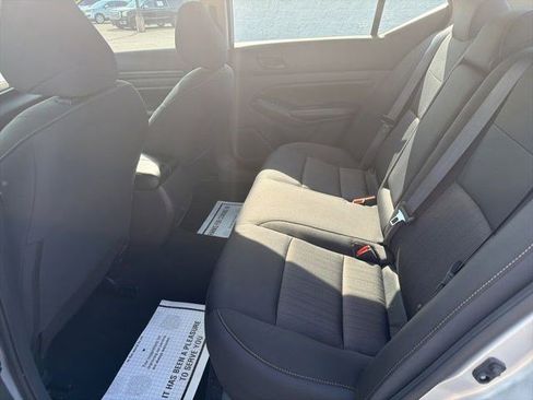 Used 2024 Nissan Altima 2.5 SV FWD image 14