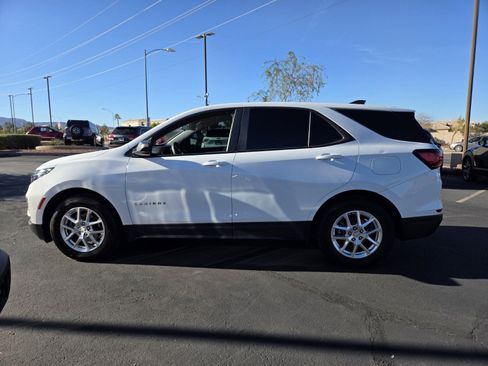 Used 2022 Chevrolet Equinox LS w/ LS Convenience Package image 3