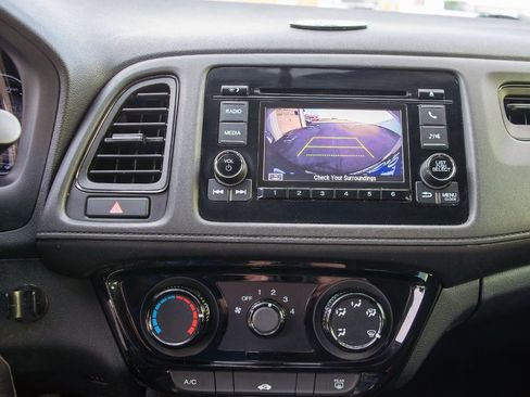 Used 2019 Honda HR-V LX image 21