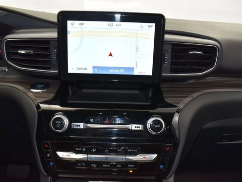Used 2022 Ford Explorer Limited image 32