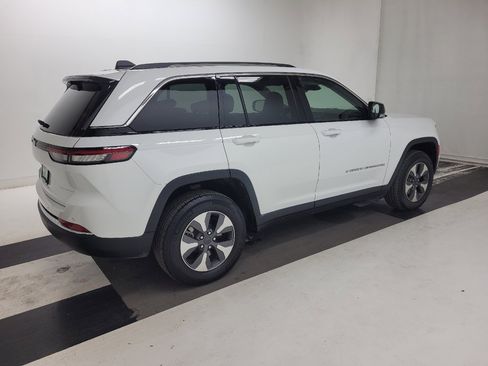 Used 2022 Jeep Grand Cherokee Limited 4xe w/ Luxury Tech Group II AWD/4WD image 10