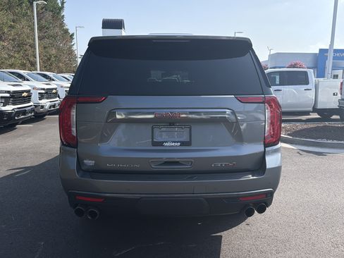 Used 2022 GMC Yukon XL AT4 AWD/4WD image 9
