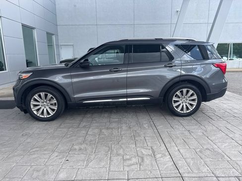 Used 2023 Ford Explorer Limited w/ Limited Technology Package RWD image 7